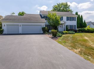 55 Wren Field Ln, Pittsford, NY 14534