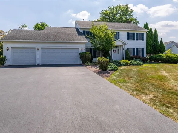 55 Wren Field Ln, Pittsford, NY 14534