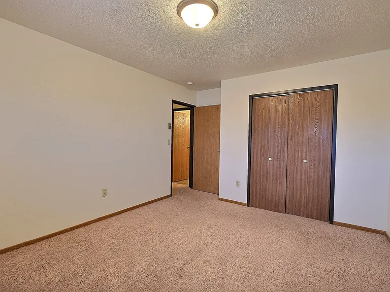 Fargo, ND Village West Apartments | Bedroom