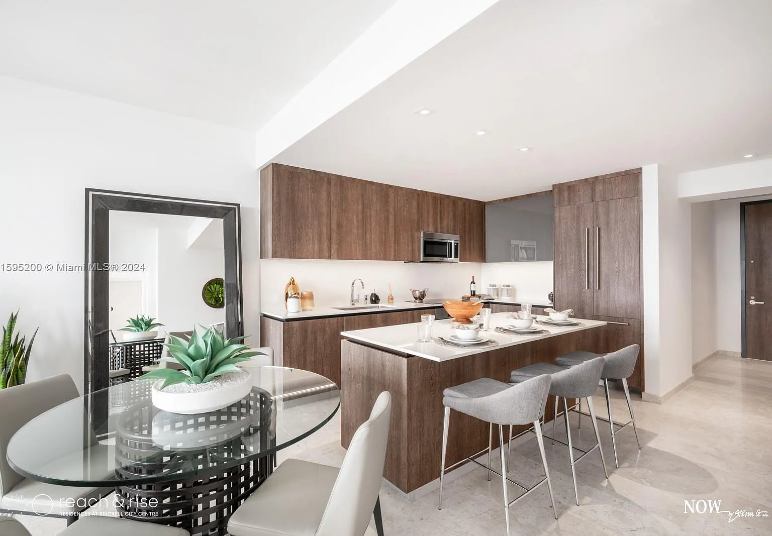 1 bed, 887 sqft, $4,300 — Photo 3
