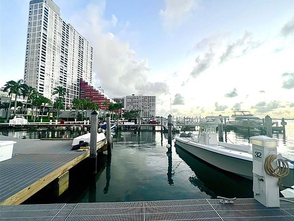 4th image of 1581 Brickell Ave APT 602