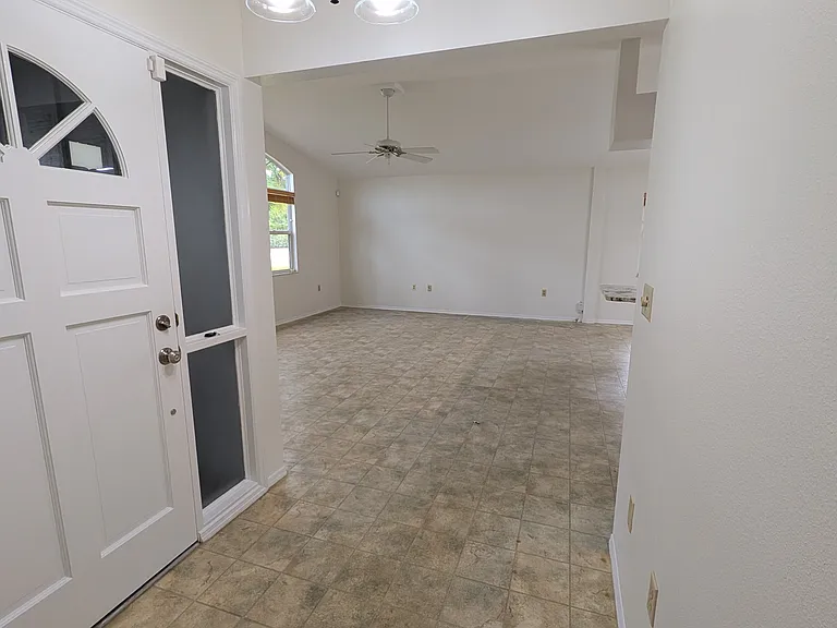 1315 8th St W — Photo 17