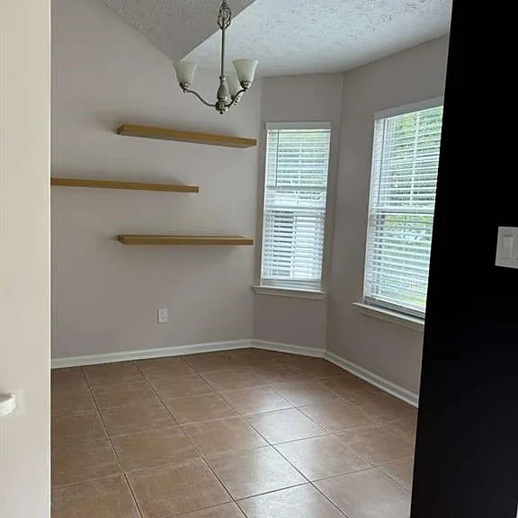907 Keldron Ct — Photo 6