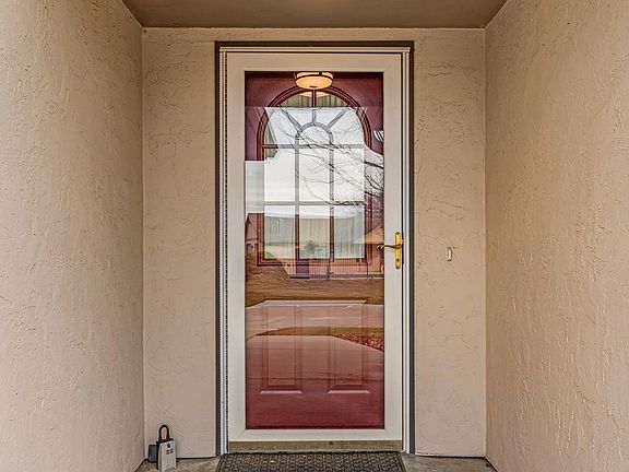 4th image of 2721 Chipperfield Rd