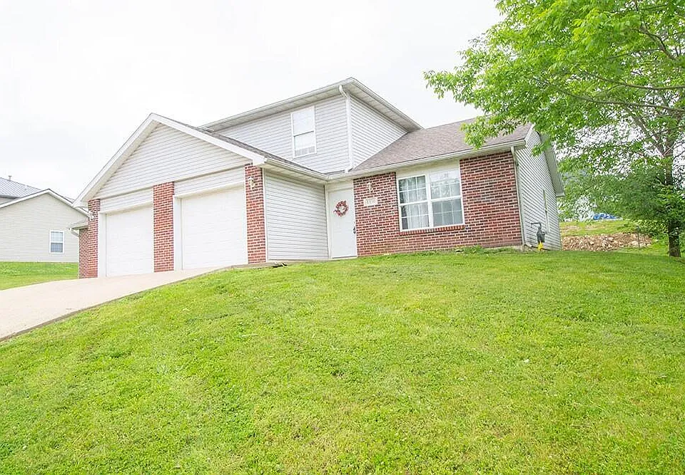 1330 Godas Dr