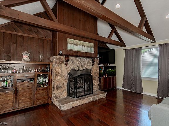 3rd image of 9041 Maiden Ln