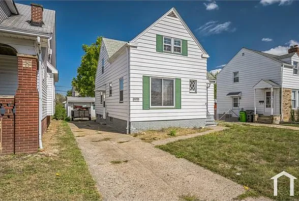 3 bed, $1,908 — Photo 2