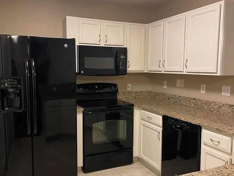 13715 Richmond Park Dr #704 — Photo 5