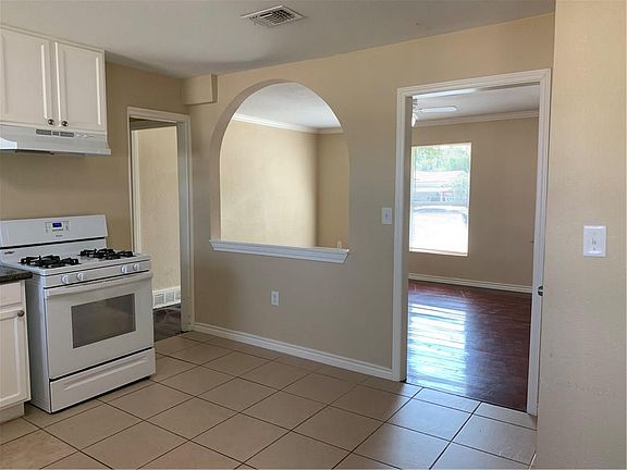5th image of 1811 Rosemont St