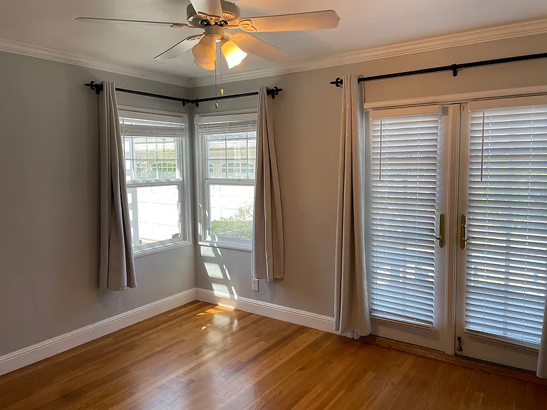 2067 Jonathan Ave — Photo 25