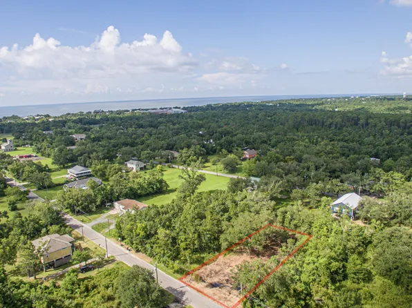 Clark St, Pass Christian, MS 39571