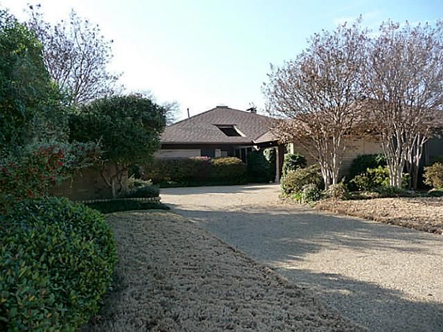 2nd image of 3908 Fairlakes Dr