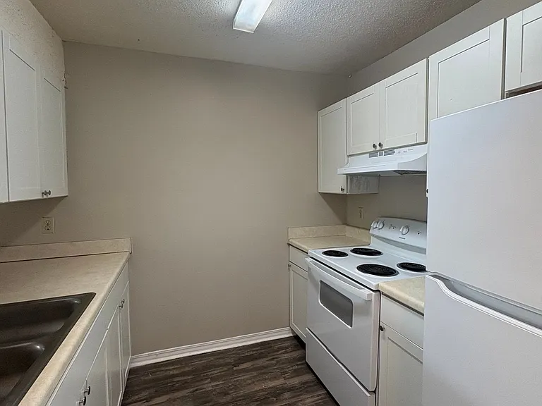 520 Landview Dr #B — Photo 4