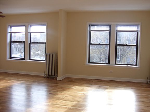 5th image of 916 W Oakdale Ave APT 3S