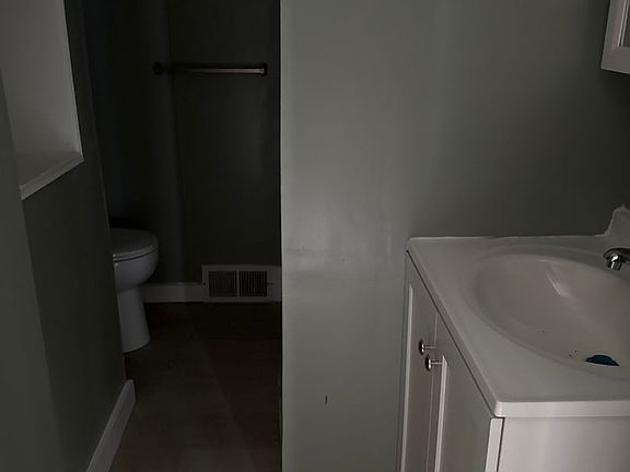 3rd image of 2344 N Peoria Rd