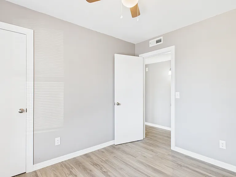 903 Waverly Rd — Photo 18