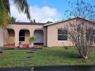 6271 SW 5th St, Pompano Beach, FL 33068