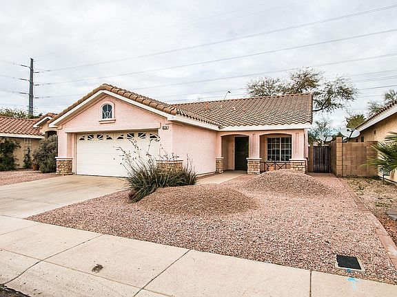 3rd image of 3226 E Menadota Dr