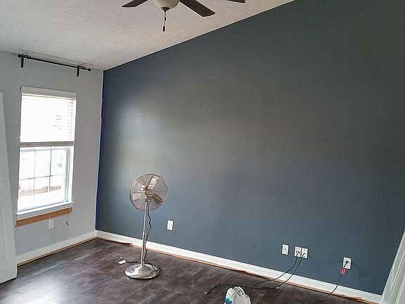 4th image of 305 Rocky Pointe Ct