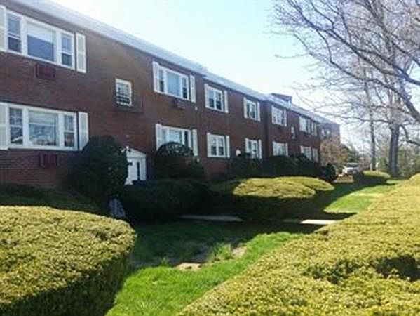 1st image of 135 Willard St APT 10