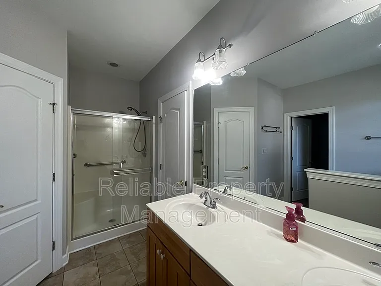 1004 Melville Ln — Photo 19