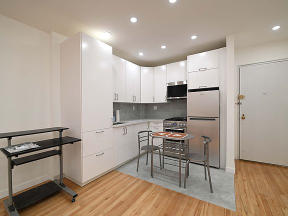 5th image of 2600 E 21st St #H721
