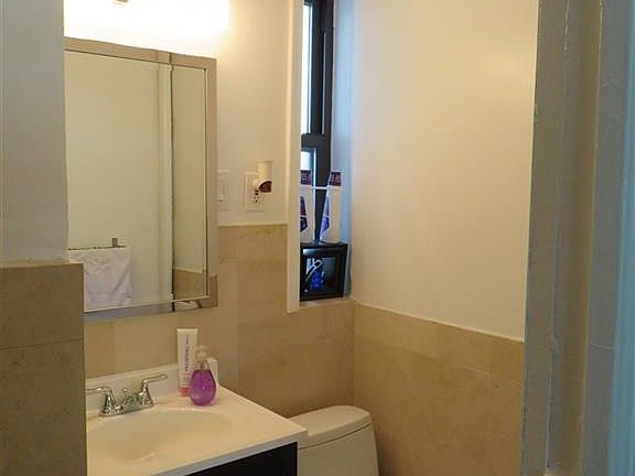 4th image of 57 Corbin Ave APT 31