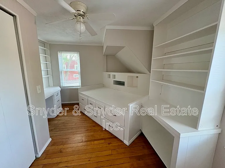 605 Sackett Ave — Photo 17