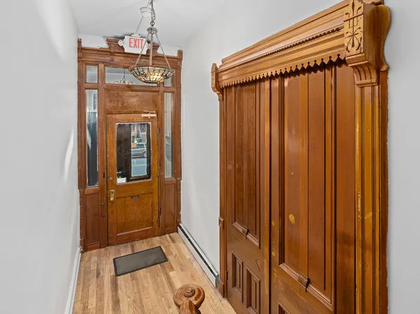 535 Washington Avenue image 2 of 20