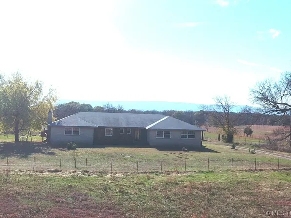 39519 E Blagg Rd, Talihina, OK 74571