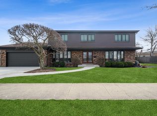 8916 Birch Ave, Morton Grove, IL 60053