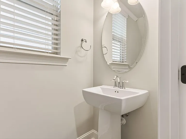 125 Begen St — Photo 35