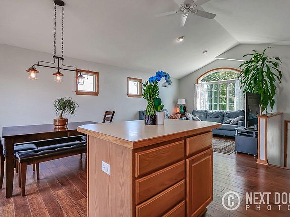 4th image of 9515 Townline Ct