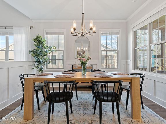 4th image of 155 Winged Foot Road