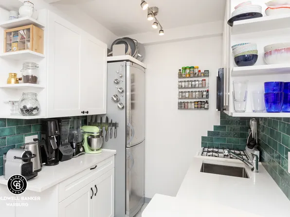 226 East 12th Street 1F image 2 of 12