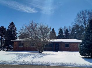 877 Del Sher Dr, Brighton, MI
