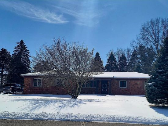 877 Del Sher Dr, Brighton, MI 48114