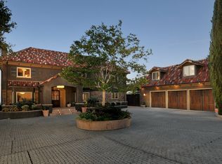 19711 Canon Dr, Los Gatos, CA 95030