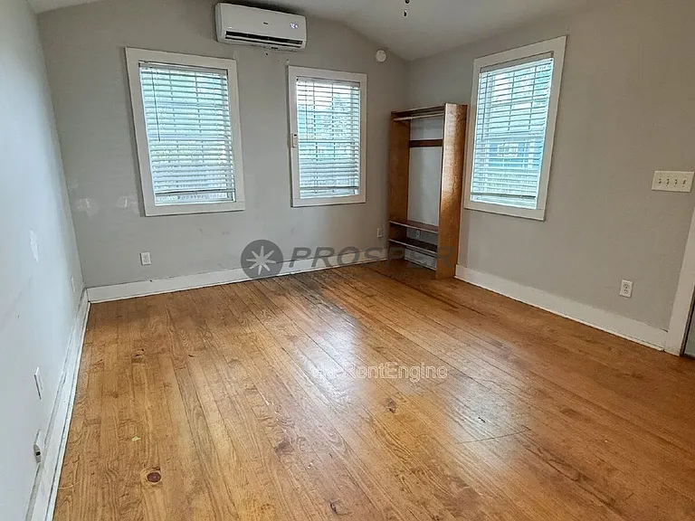 53 Cypress St #B — Photo 6