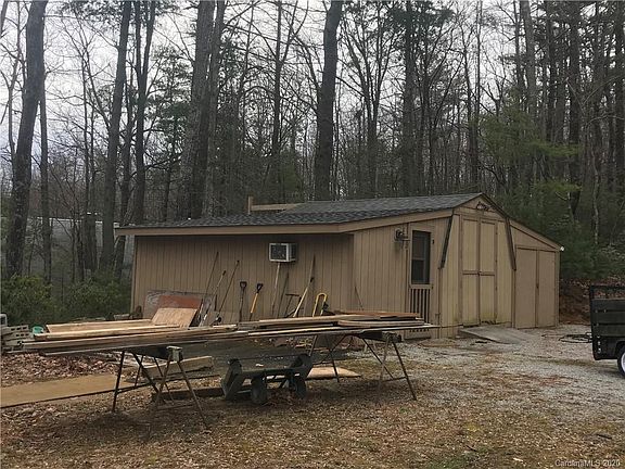 5th image of 9 Tanglewood Ln