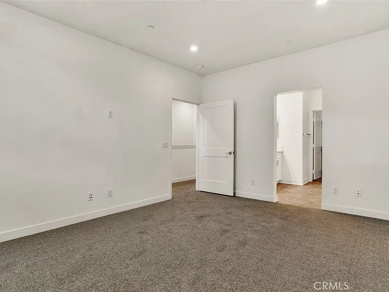 325 Hazel Rancho — Photo 10