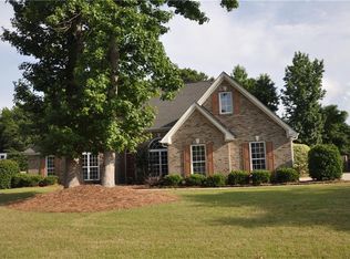 4147 Surrey Ln, Auburn, AL 36832