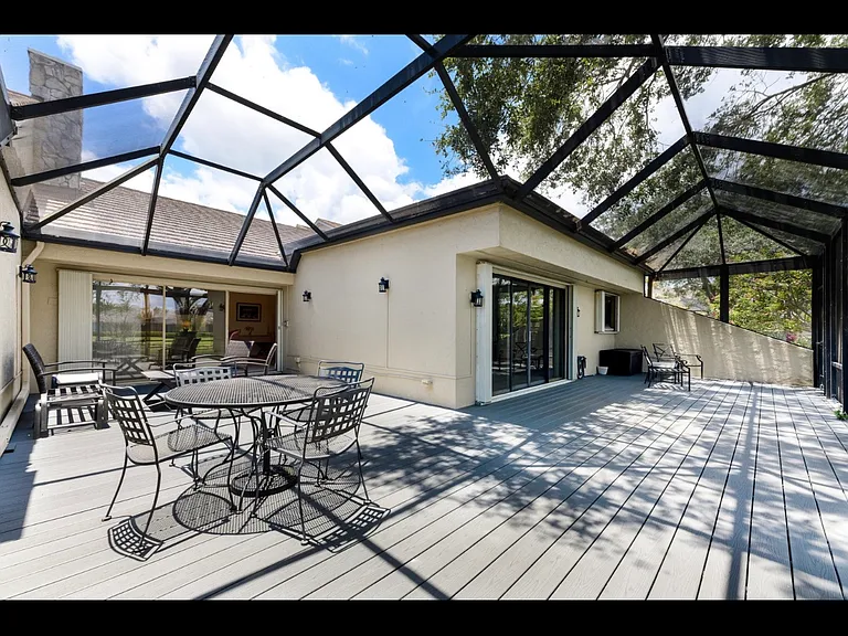 15 Tournament Blvd — Photo 9