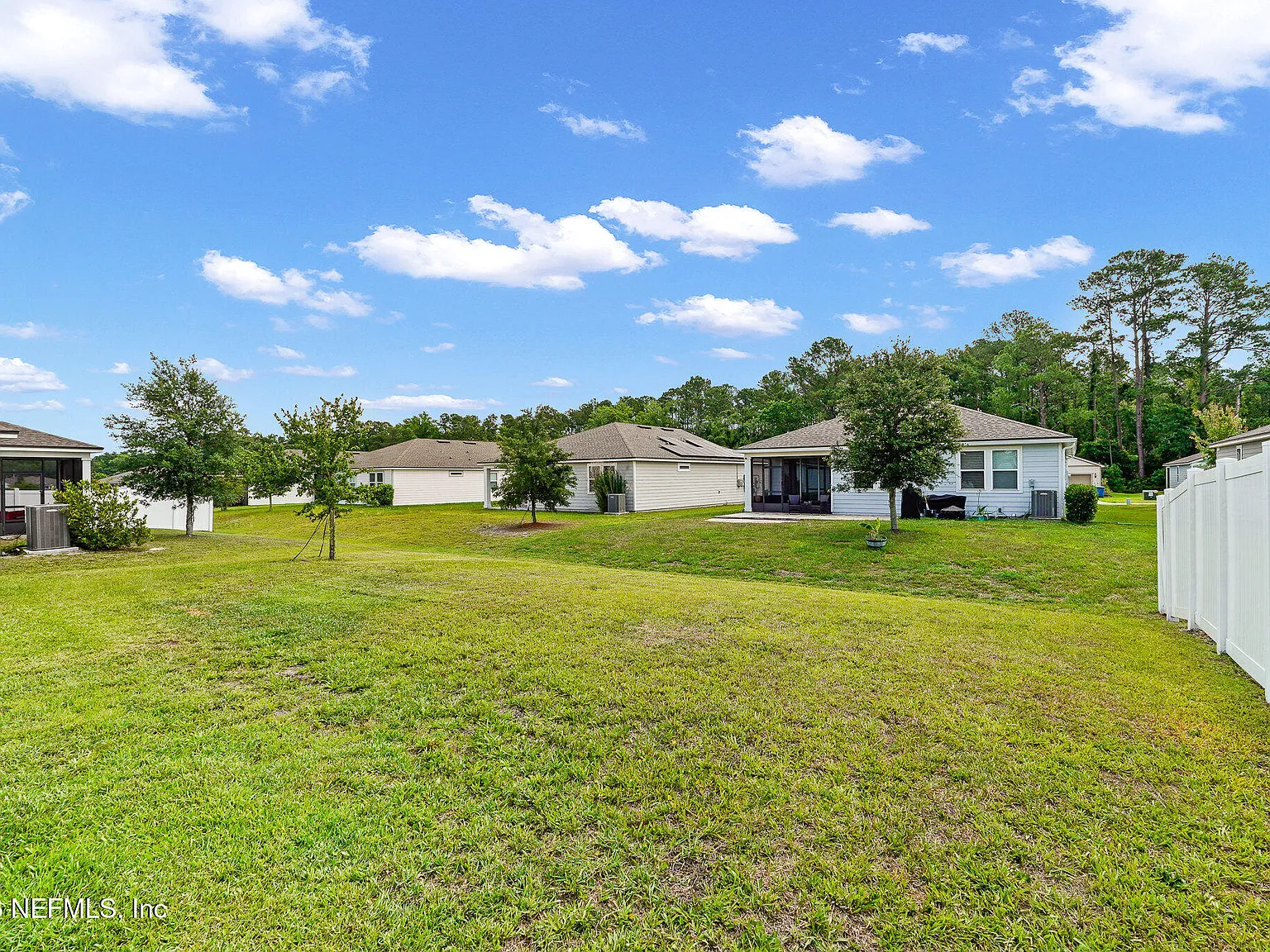 3 bed, 2.0 bath, 1563 sqft, $2,225 — Photo 3