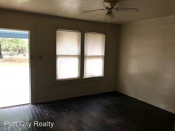 3rd image of 6501 Lexington Ave