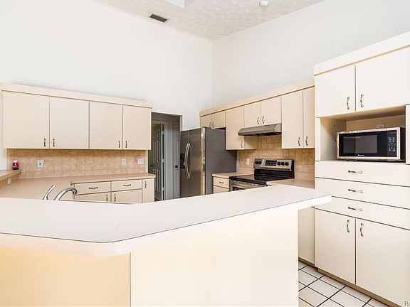 4th image of 2210 W Sailors Haven Ct