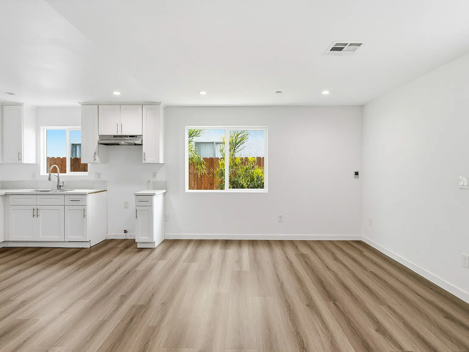 5 bed, $3,950 — Photo 4