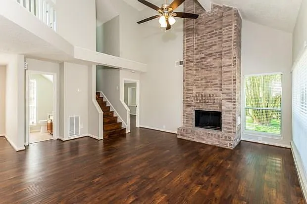 3 bed, 2.5 bath, 1745 sqft, $1,940 — Photo 4