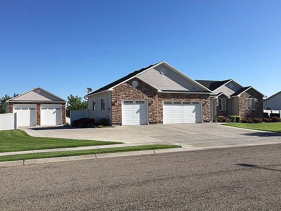 2nd image of 2797 Woodbridge Dr