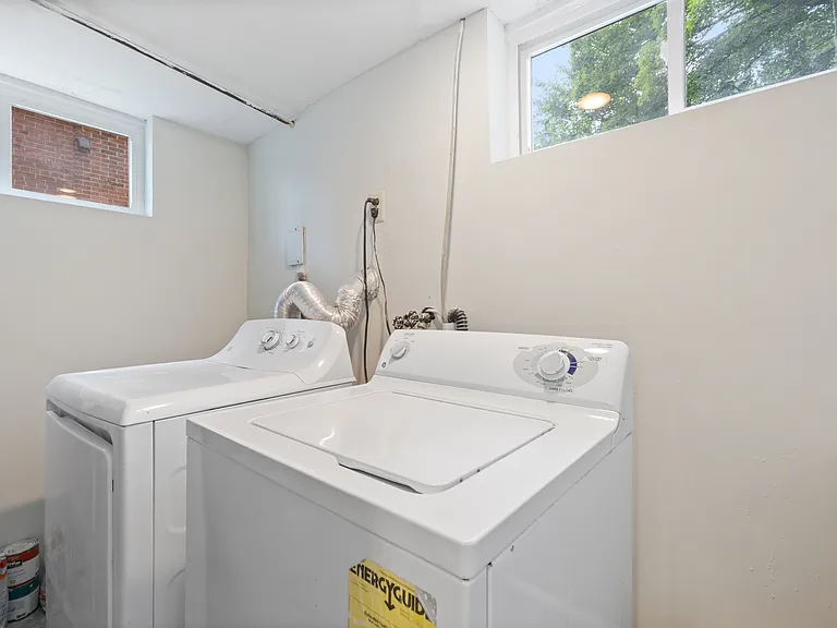 4225 E West Hwy — Photo 36